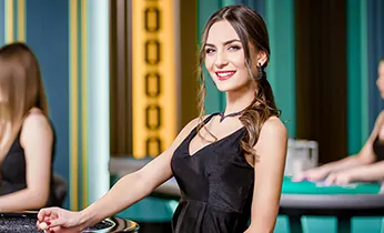 Hình ảnh đội ngũ hỗ trợ khách hàng chuyên nghiệp của Ku68 đang tư vấn qua chat hoặc điện thoại.